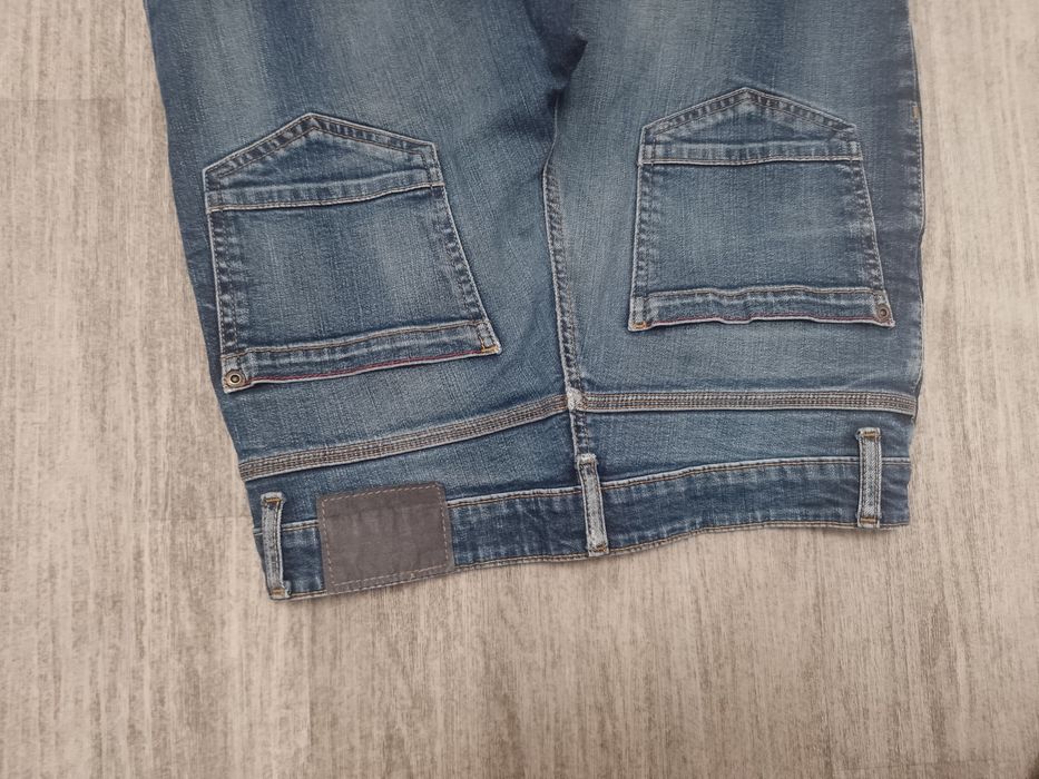 Sprzedam damskie spodnie jeansowe rozmiar M.