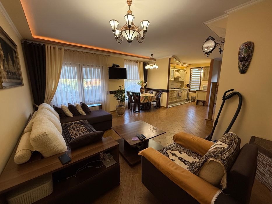 Продаж будинку по вулиці Романця.