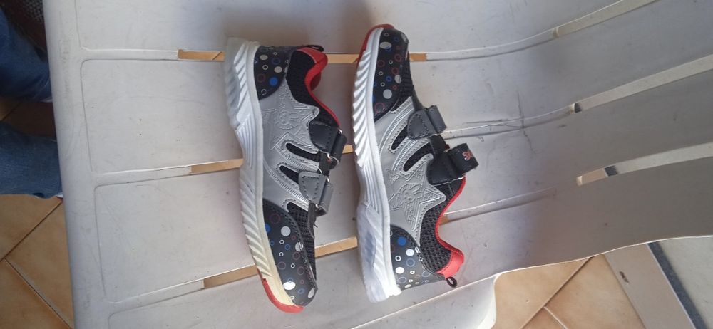 Desporto de criança preto