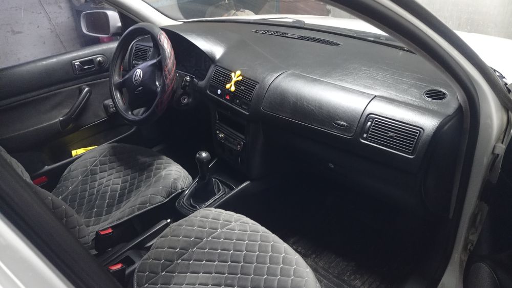 Гольф 4 1,6 2000г