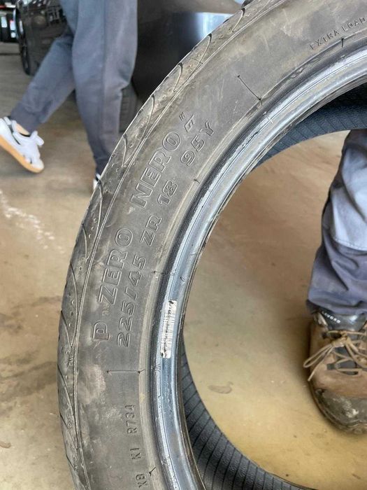 Pneus Pirelli para Mercedes ou Similar pouco usados.