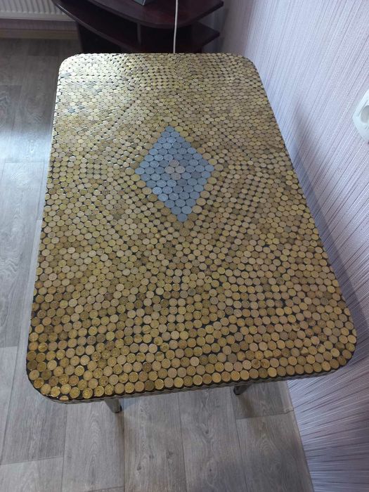 Стіл монетний номіналом 10, 50, 5 копійок з монет