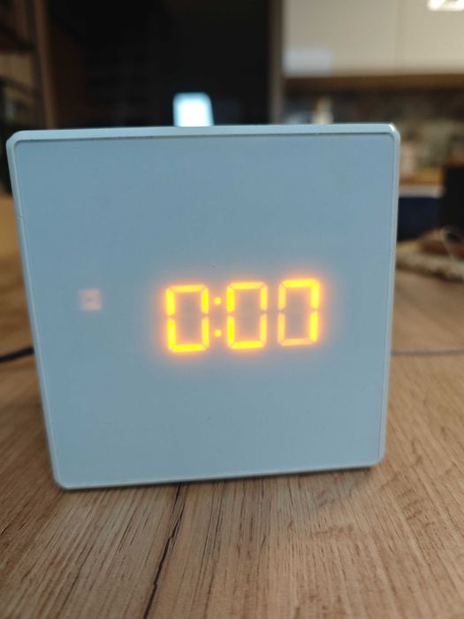 Radiobudzik Sony ICF-C1