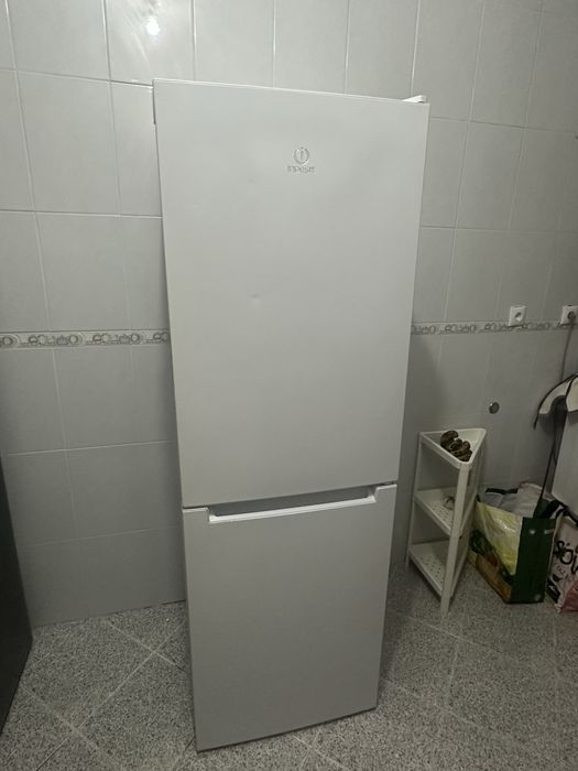 Frigorifico combinado Indesit