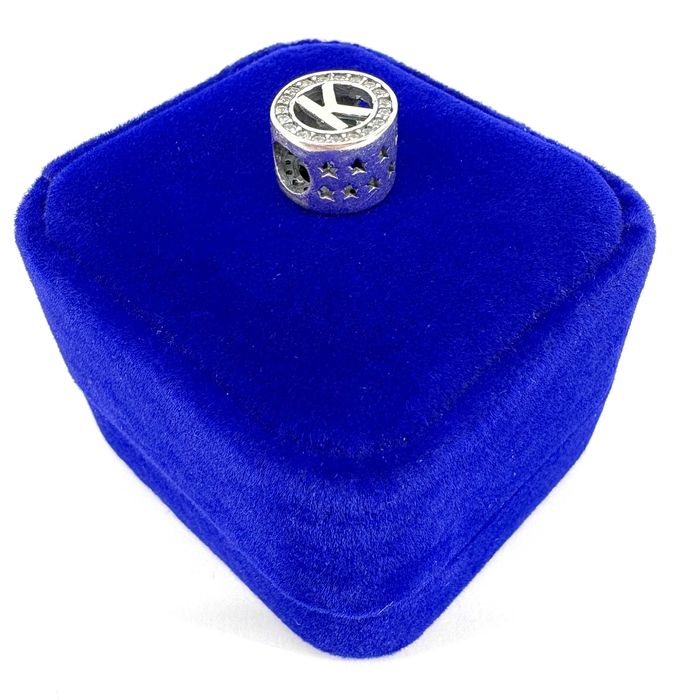 Uroczy Srebrny Charms P.925 LITERKA "K"