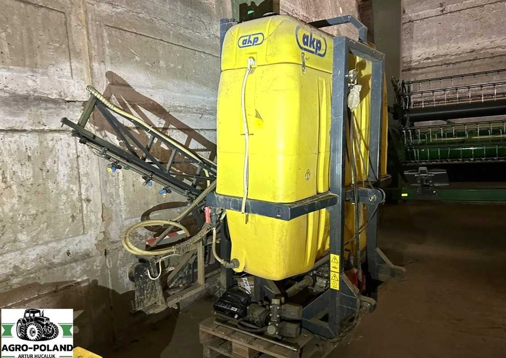 Навісний обприскувач AKP 1200 - 2011 рік - 12 м