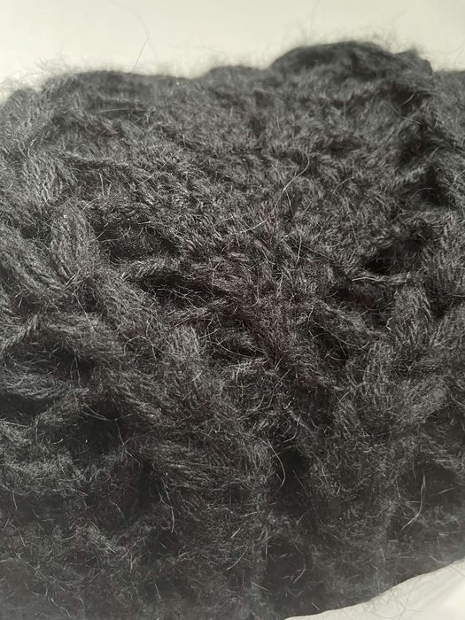 Ręcznie szydełkowana chusta 226×128 cm 650zł
Angora Luks
