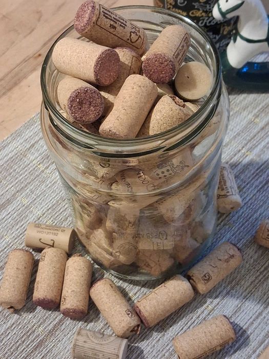 Korki do wina 70 sztuk.