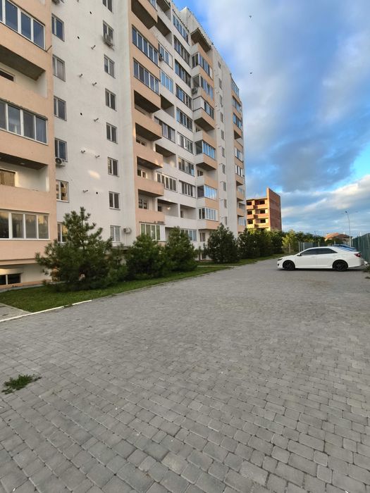 Продам квартиру в Хлебодарском в новом кирпичном доме, средний этаж