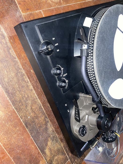 виниловый проигрыватель Technics SL-2000.