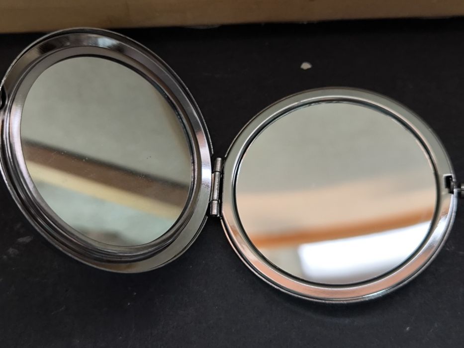 Espelho de bolso com imagem de elétrico