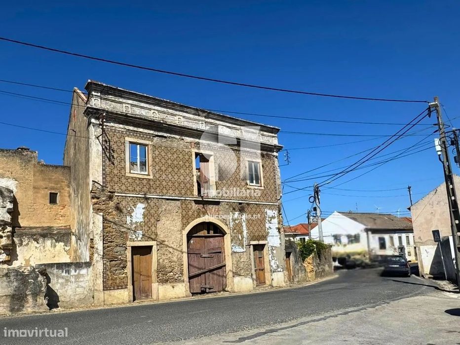 Moradia para Restaurar em Torres vedras — Dois Portos E Runa, Lisboa