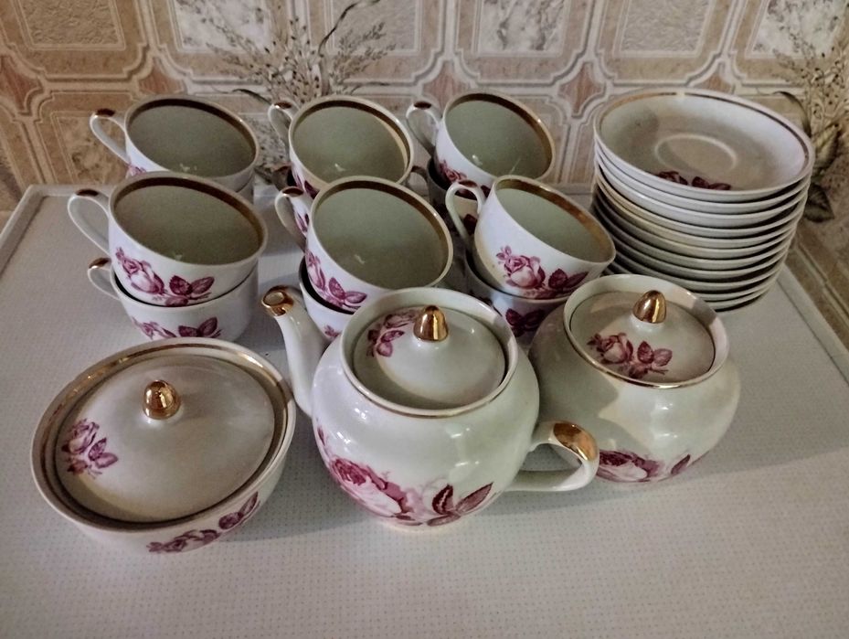Продам сервиз чайный