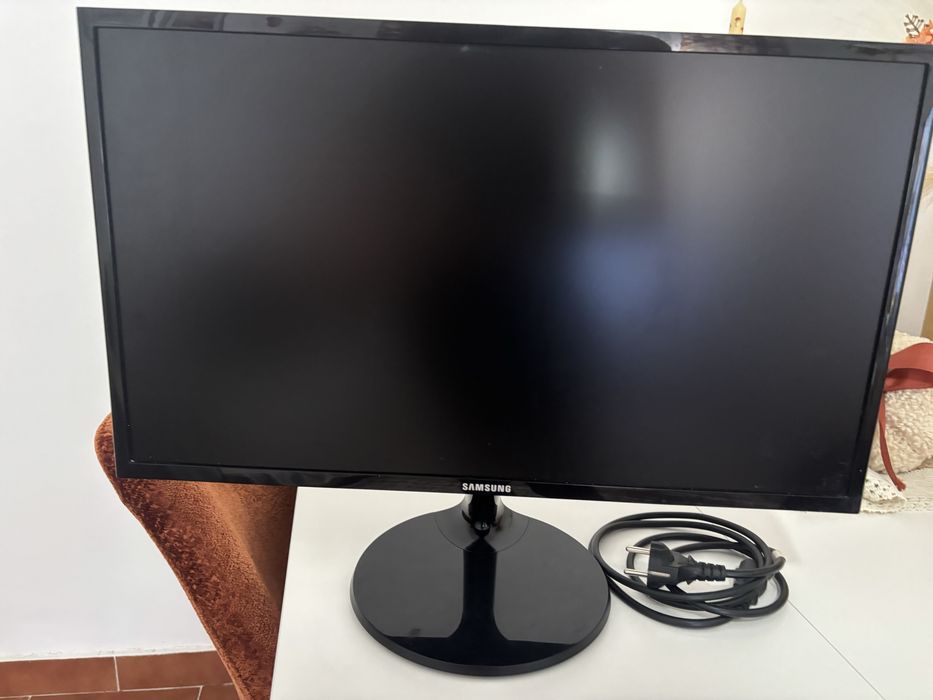 Monitor Samsung HD LED LCD