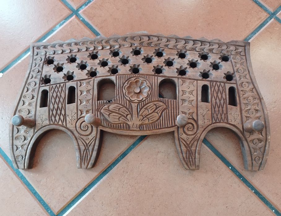 Bengaleiro - cabide de parede em madeira maciça