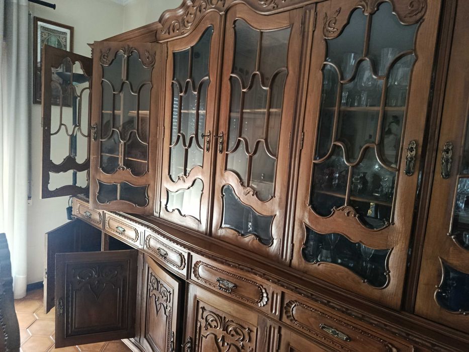Vendo móvel em muito bom estado, ótimo para arrumos e decoração