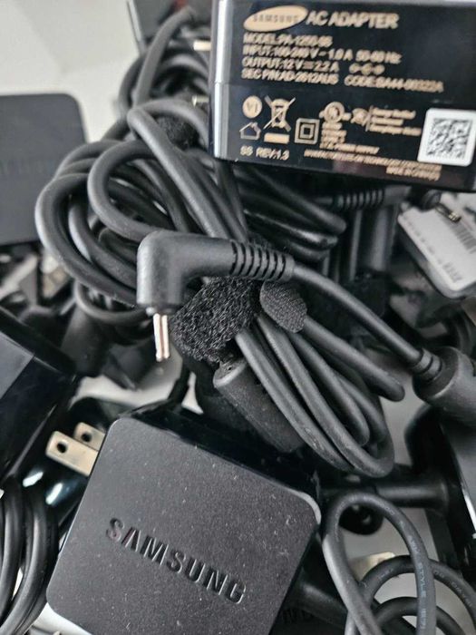 Оригінальний блок живлення Samsung Chromebook 3 12V 2.2A 26W (2.5*0.7)