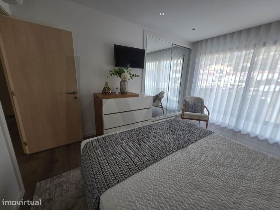 Penthouse T3 de luxo no Centro do Caniço