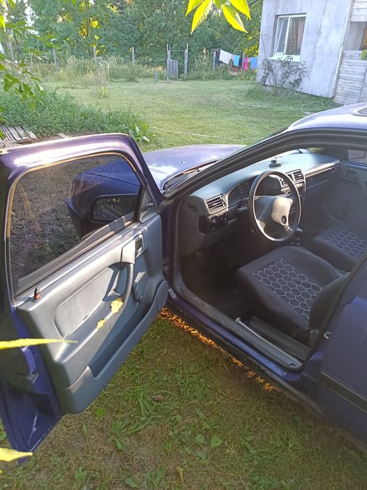 Opel Vectra A 1,6 моноінжектор
