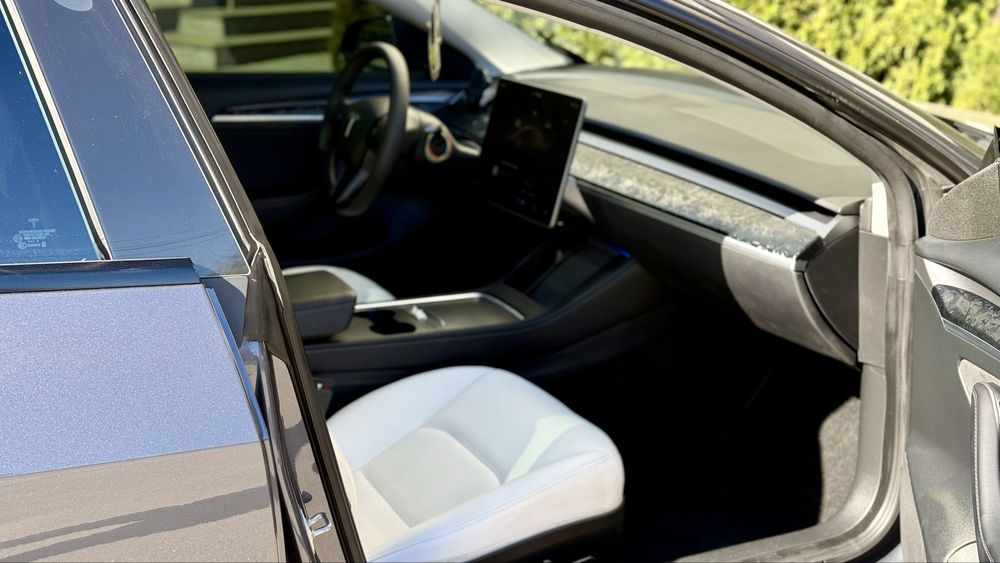 Продам Tesla Model 3