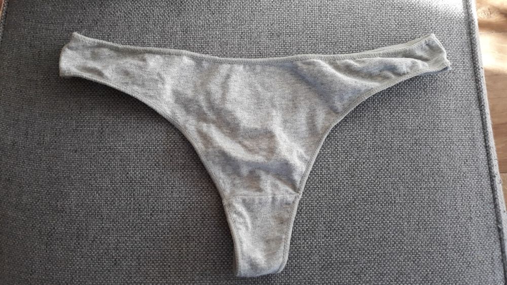 Szare bawełniane majtki stringi rozmiar M