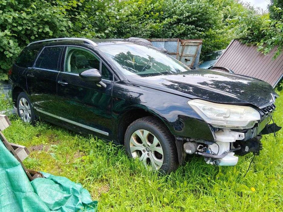 Citroen C5 III X7 przedni prawy błotnik czarny KTVD ładny bez rdzy do założenia bez malowania - okazja !