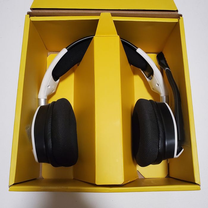 Наушники Corsair Void RGB Elite Wireless