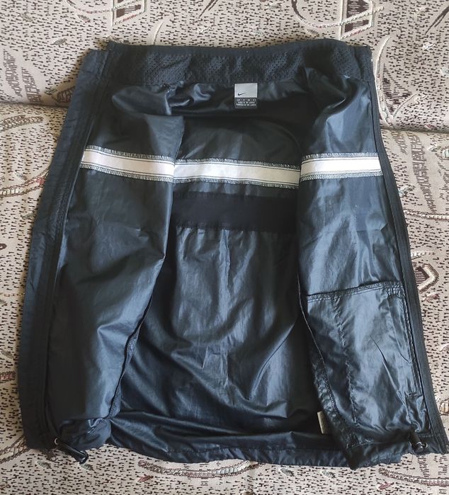 Жилетка для бігу Nike Running West безрукавка Найк