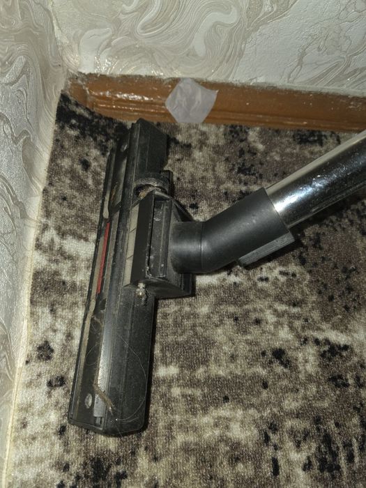 Пилисос со стаканом