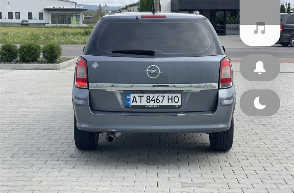 Хороший надійний автомобіль. З КПП автомат