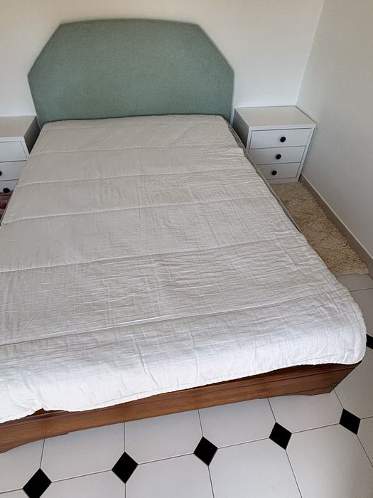 Cama em pinho mel com 4 gavetões + estrado + colchão