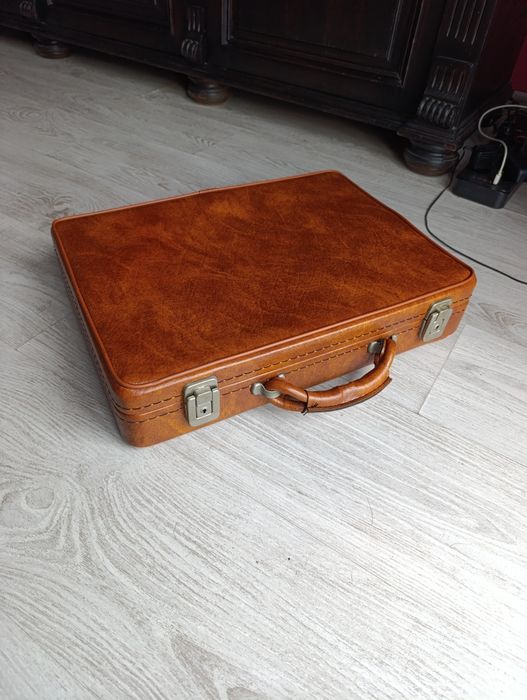 Walizka, neseser, aktówka.