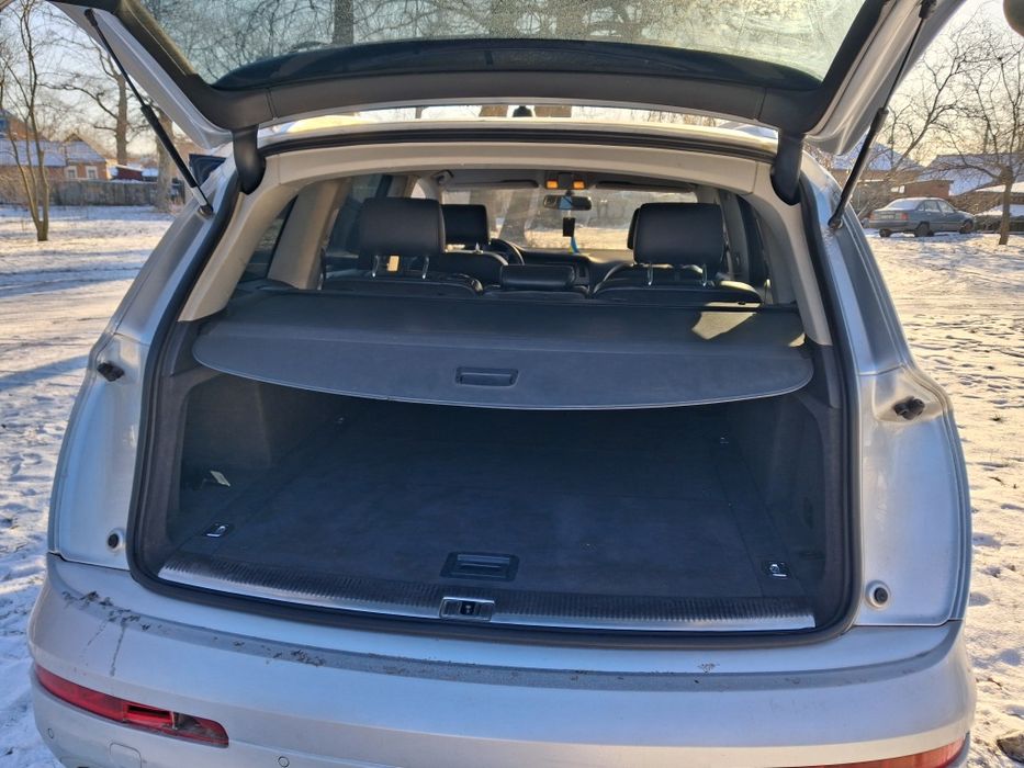 Продам Audi Q7 Quattro(без вкладень)