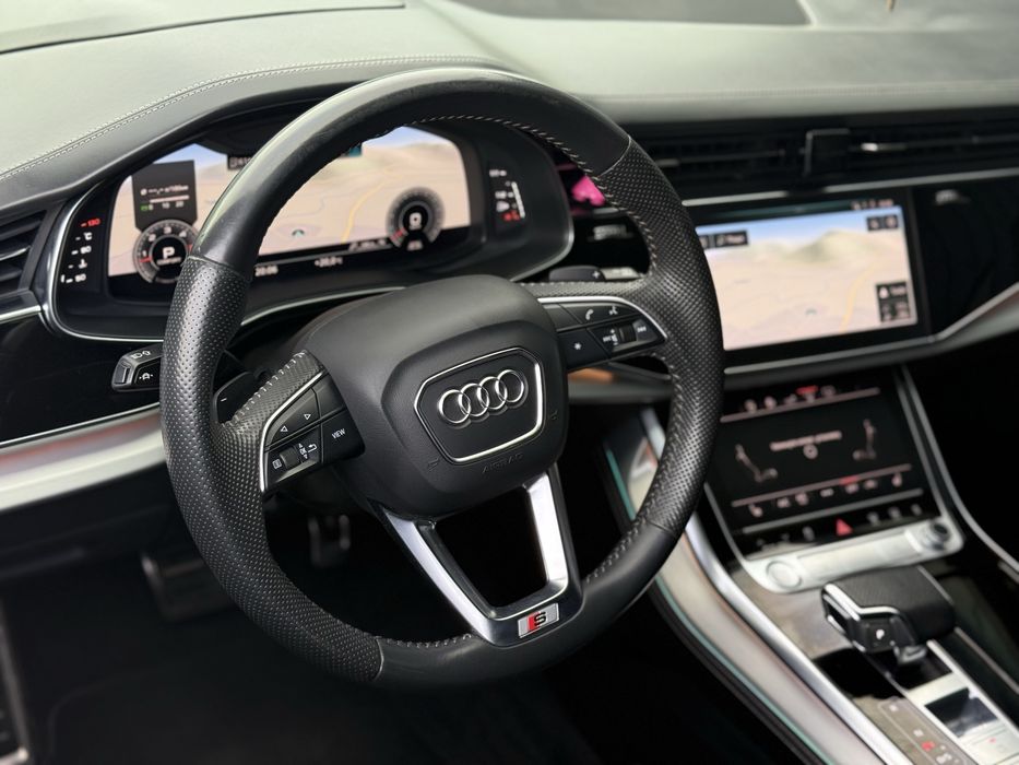 Audi q7.