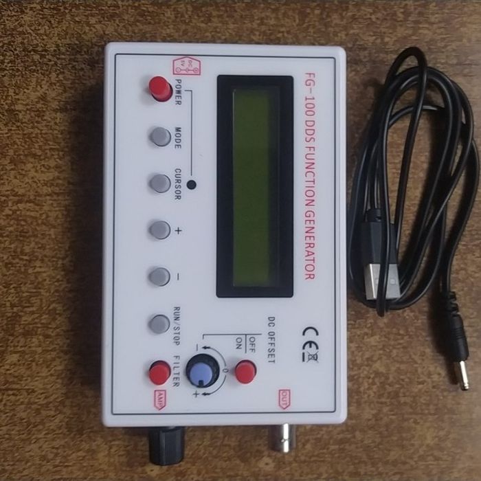 Генератор сигналов FG-100.