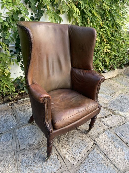 Poltrona Inglesa (wing chair) sec XIX / cadeirão de pele