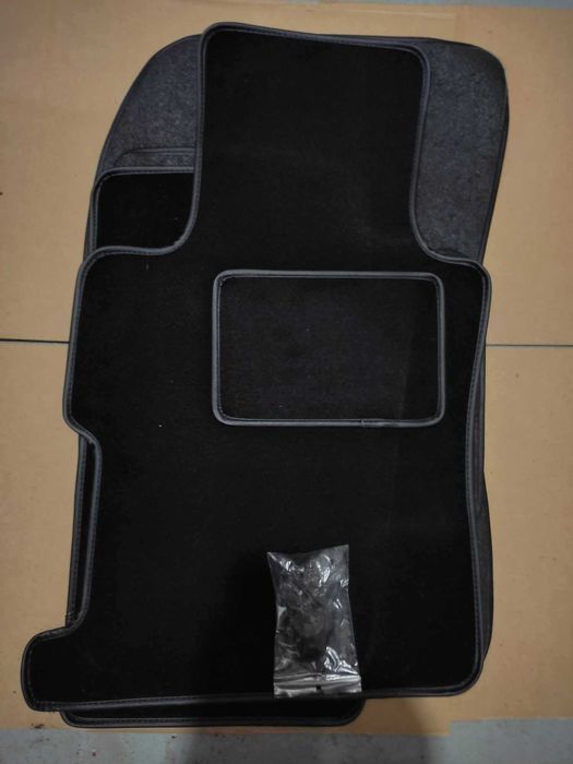 NOWE WELUROWE Dywaniki samochodowe HONDA Civic 8 sedan 2006r-2012r