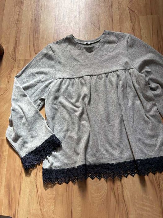 Bluza damska z koronką z marszczeniem Luise