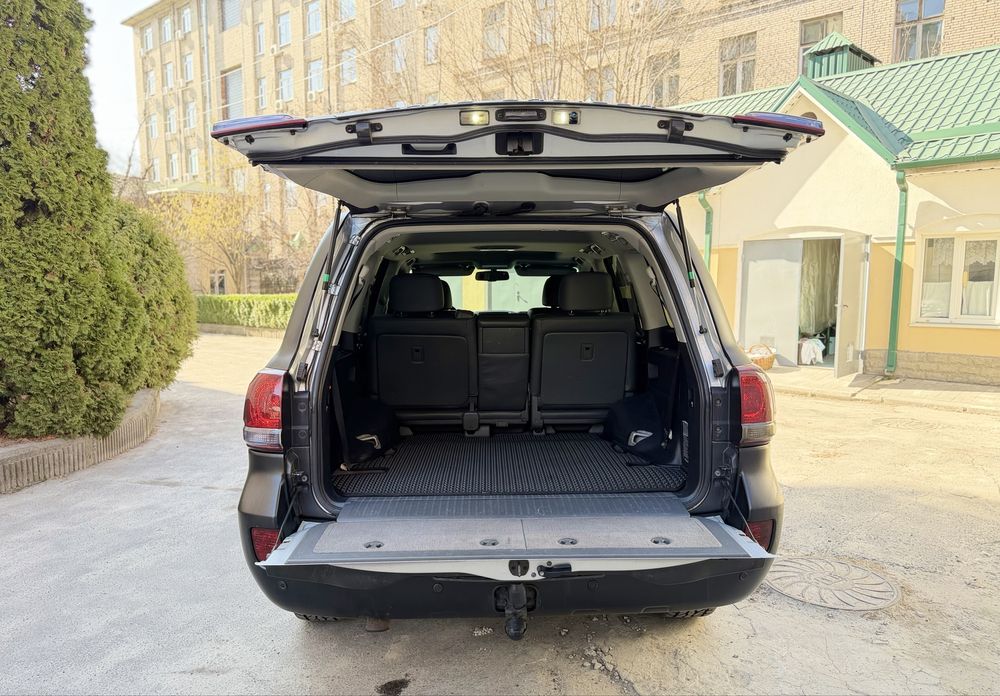 Toyota Land Cruiser 200