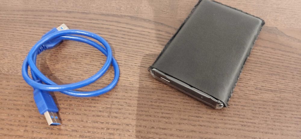 500GB External Drive USB 3.2 Like New64283968483330123