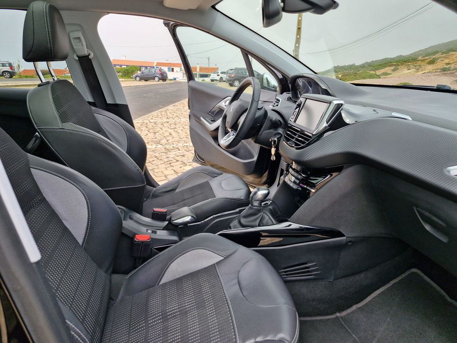Peugeot 2008 1.2 PureTech Allure