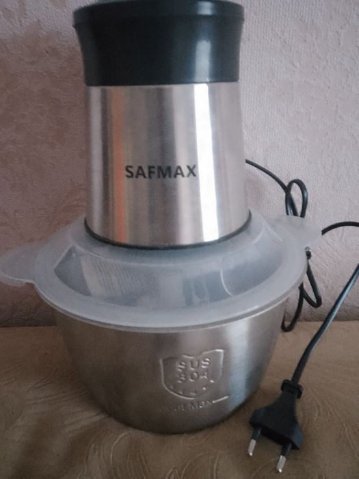 Продам.  Измельчитель.