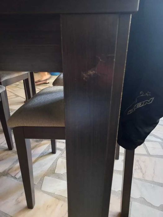 Mesa de Jantar e 4 Cadeiras