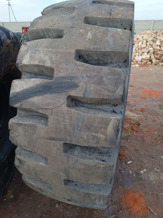Opona 23.5r25 trelleborg L5 skalna ładowarka liebherr JCB