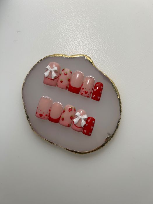 Ręcznie robione press-on nails