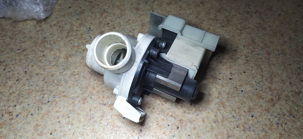 Запчасти стиральной машины Электродвигатель, сливной насос, клапан