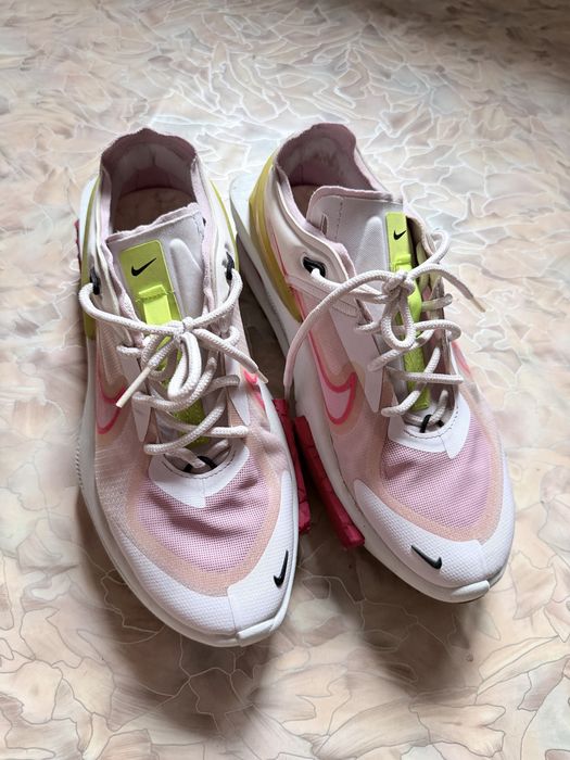 Кроссовки Nike 39