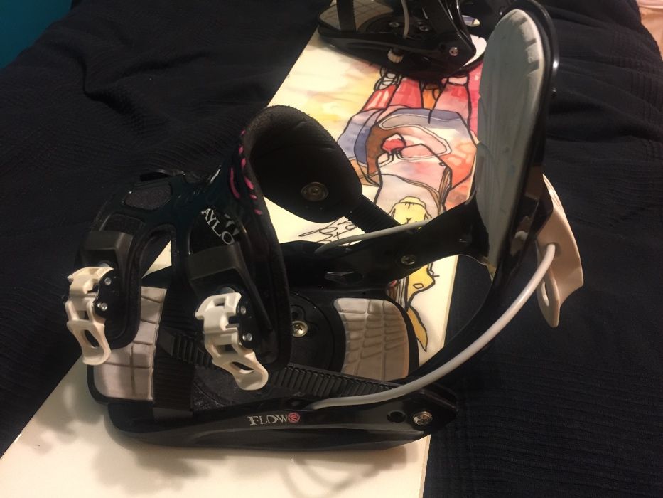 Deska snowboardowa z wiązaniami