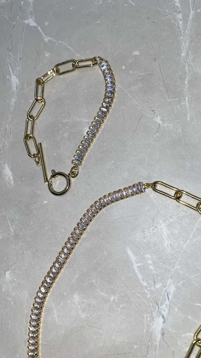 Браслет с золотим металом та великими кристалами