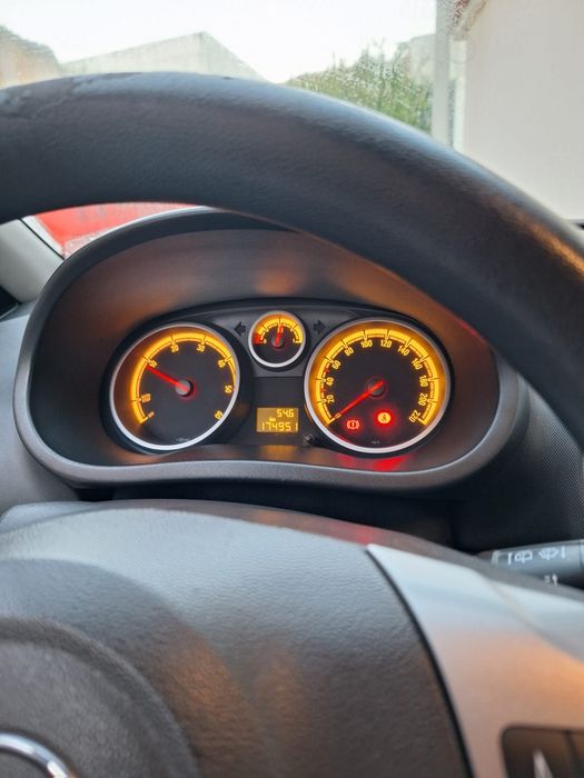 Opel corsa d 1.3cdti 2011